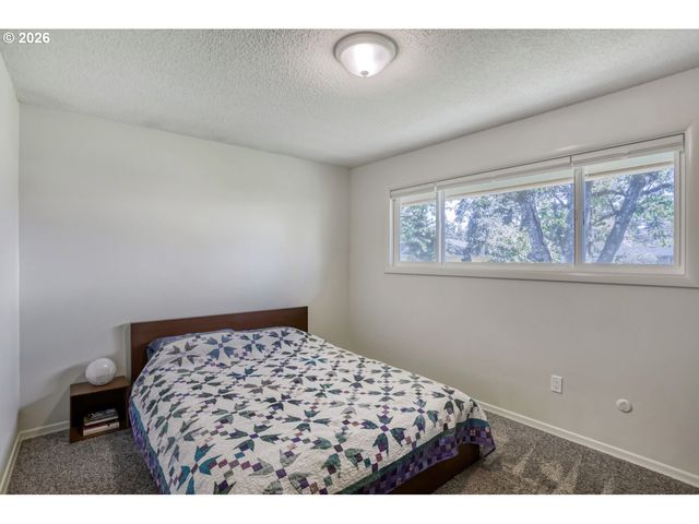 13614 Se HARRISON Ct, Portland, OR 97233