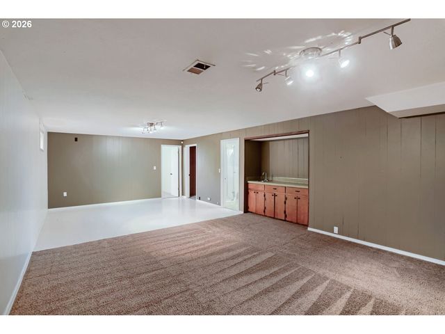 13614 Se HARRISON Ct, Portland, OR 97233