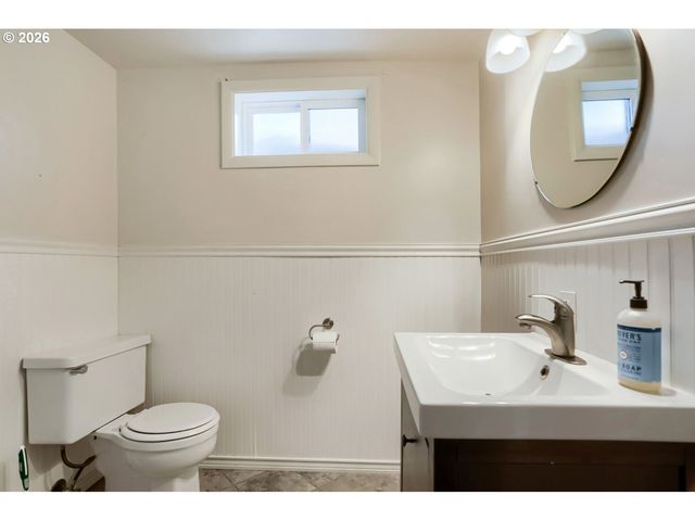 13614 Se HARRISON Ct, Portland, OR 97233