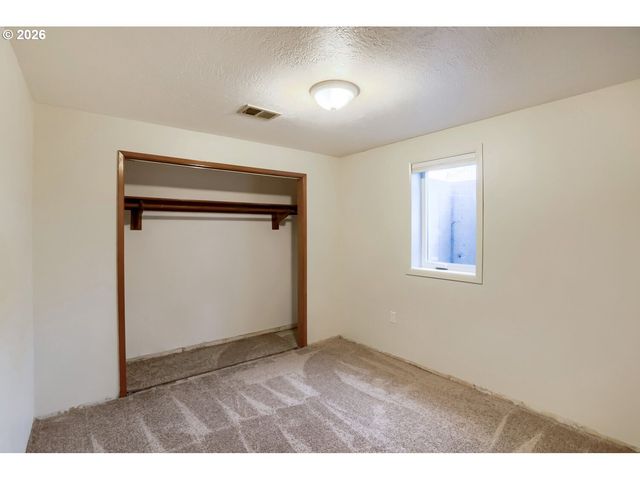 13614 Se HARRISON Ct, Portland, OR 97233