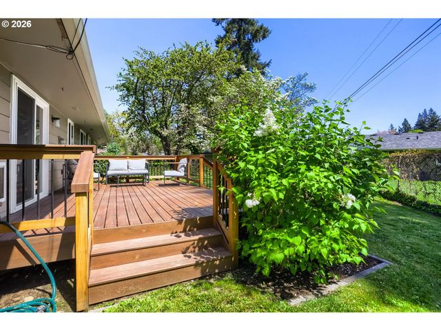 13614 Se HARRISON Ct, Portland, OR 97233