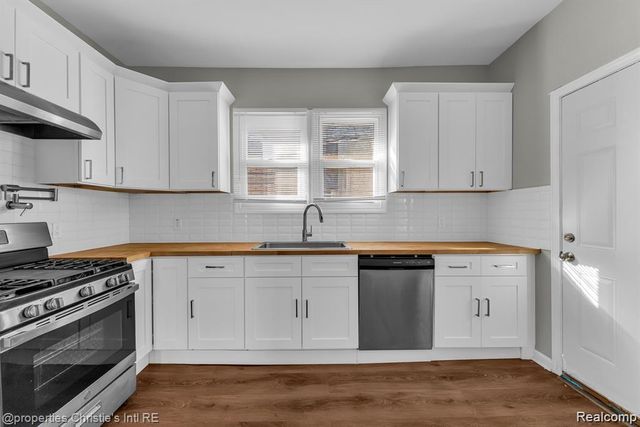 2508 Clairmount, Detroit, MI 48206