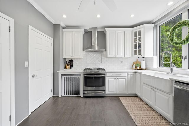 26 Chestnut Street, Glen Cove, NY 11542