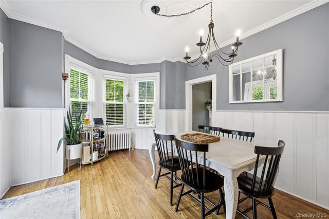26 Chestnut Street, Glen Cove, NY 11542