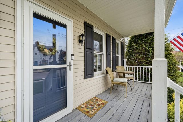 26 Chestnut Street, Glen Cove, NY 11542