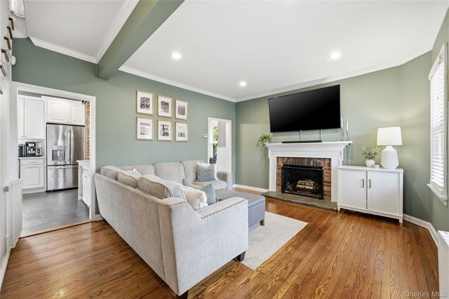 26 Chestnut Street, Glen Cove, NY 11542