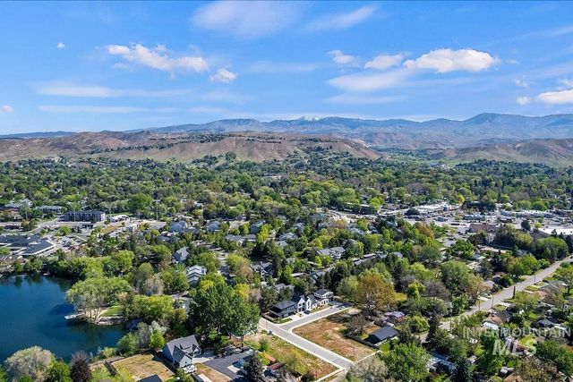 3019 N Water Run Ln, Boise, ID 83703