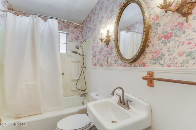313 Hiller Drive, Biloxi, MS 39531