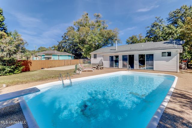 313 Hiller Drive, Biloxi, MS 39531