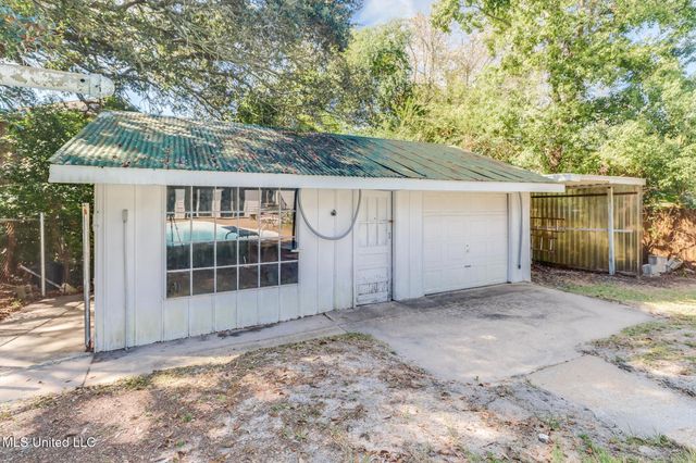 313 Hiller Drive, Biloxi, MS 39531