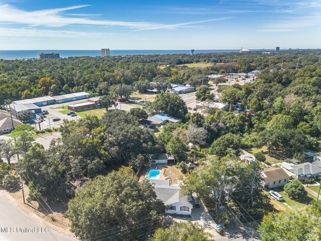 313 Hiller Drive, Biloxi, MS 39531