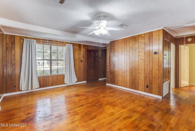 313 Hiller Drive, Biloxi, MS 39531