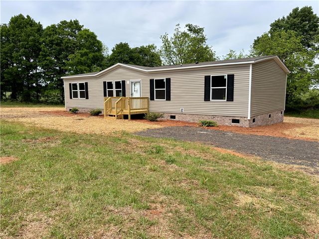 703 Double Springs Road, Townville, SC 29689