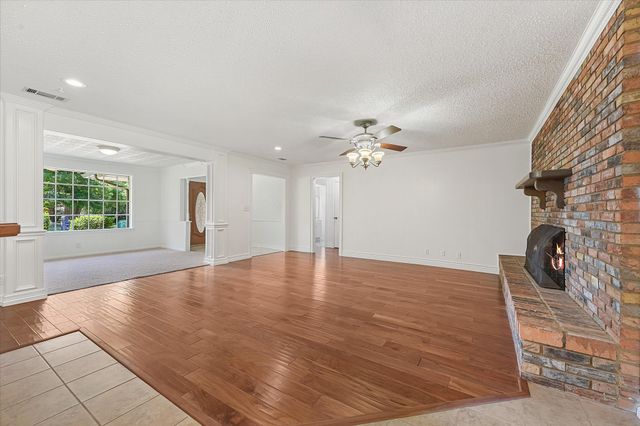 718 Ridgecrest Circle, Denton, TX 76205