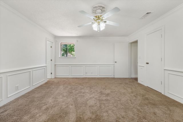718 Ridgecrest Circle, Denton, TX 76205