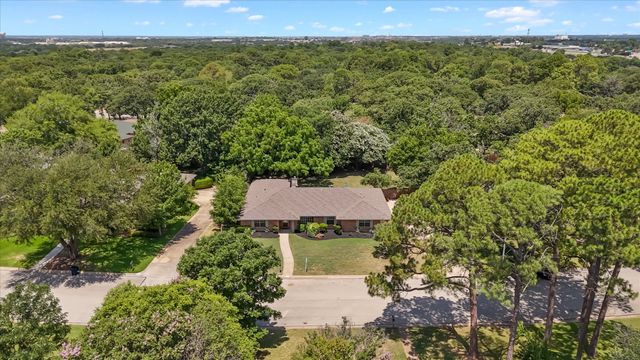 718 Ridgecrest Circle, Denton, TX 76205