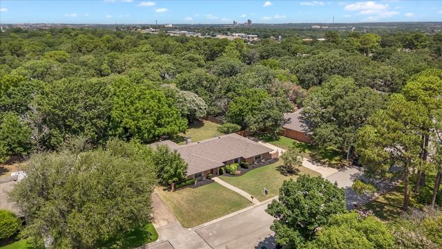 718 Ridgecrest Circle, Denton, TX 76205