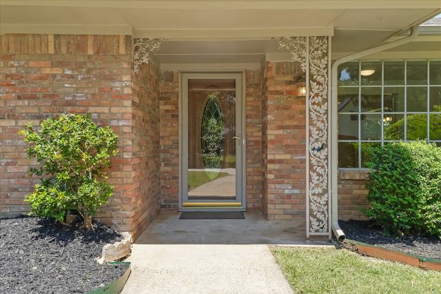 718 Ridgecrest Circle, Denton, TX 76205