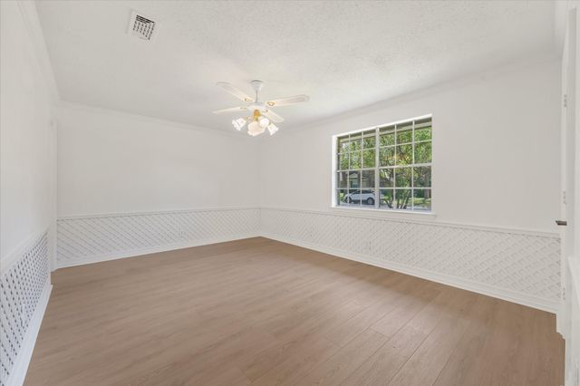 718 Ridgecrest Circle, Denton, TX 76205
