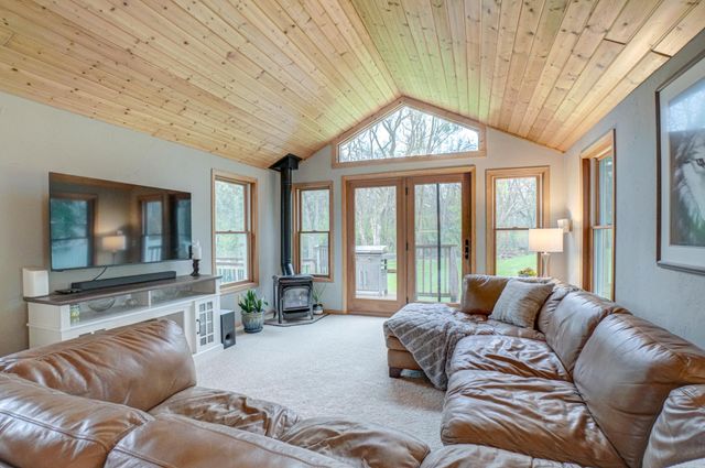 15 Baillon Lane, Saint Mary's Point, MN 55043
