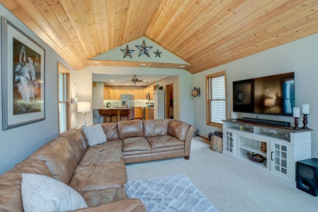 15 Baillon Lane, Saint Mary's Point, MN 55043