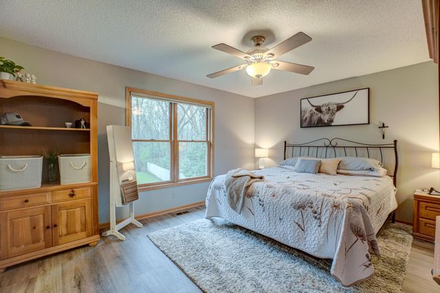 15 Baillon Lane, Saint Mary's Point, MN 55043