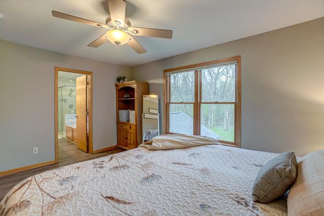 15 Baillon Lane, Saint Mary's Point, MN 55043