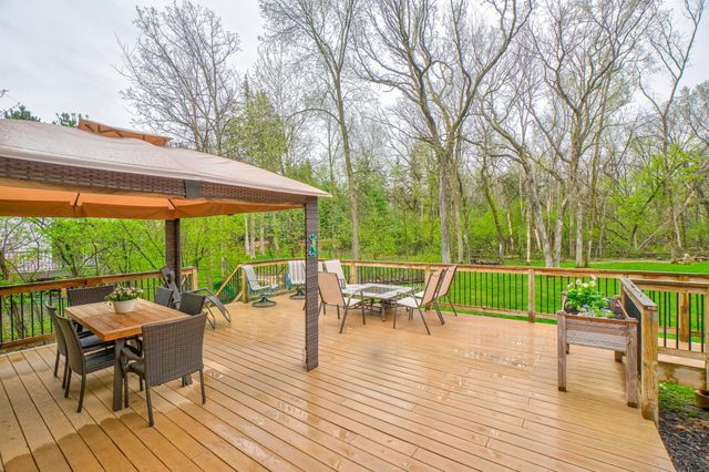 15 Baillon Lane, Saint Mary's Point, MN 55043