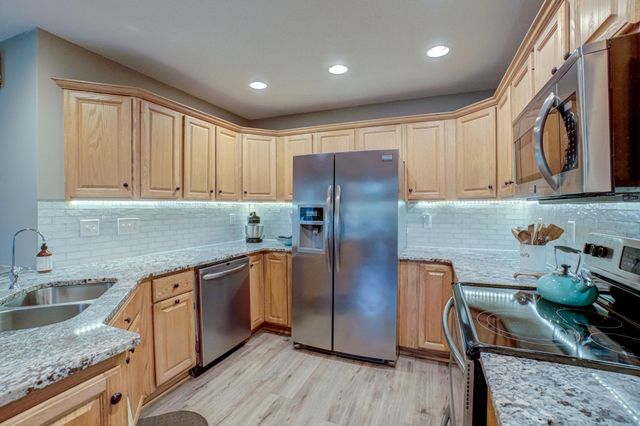 15 Baillon Lane, Saint Mary's Point, MN 55043