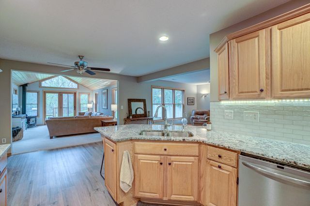 15 Baillon Lane, Saint Mary's Point, MN 55043