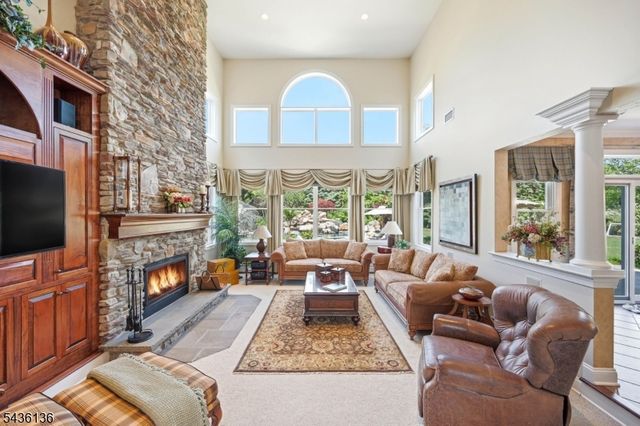 4 Harcourt Ter, Denville Twp., NJ 07834