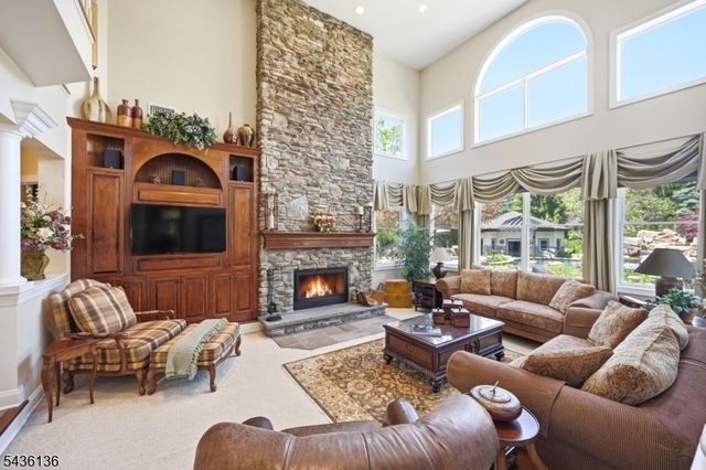 4 Harcourt Ter, Denville Twp., NJ 07834