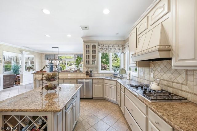 4 Harcourt Ter, Denville Twp., NJ 07834
