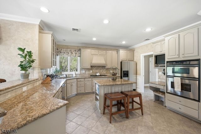 4 Harcourt Ter, Denville Twp., NJ 07834
