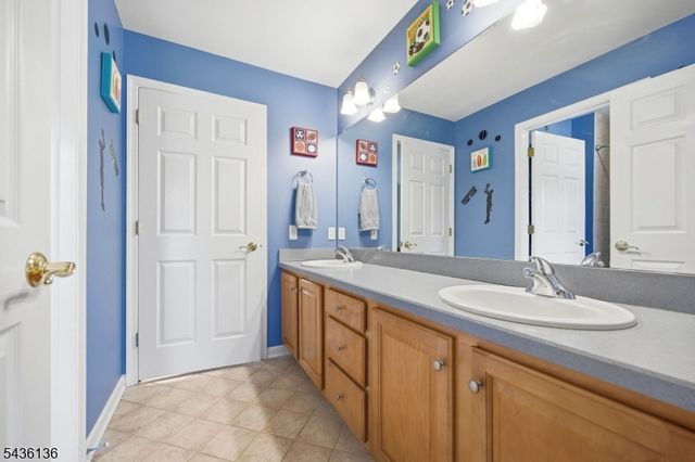 4 Harcourt Ter, Denville Twp., NJ 07834