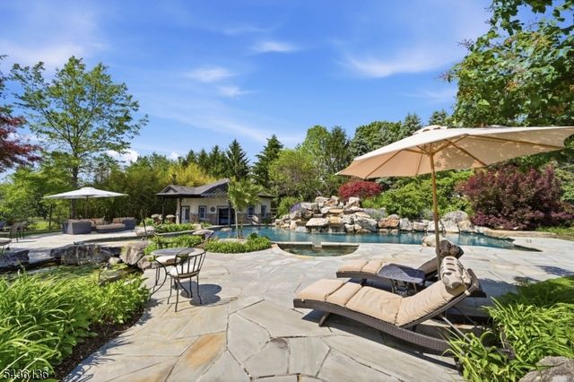 4 Harcourt Ter, Denville Twp., NJ 07834