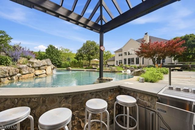 4 Harcourt Ter, Denville Twp., NJ 07834