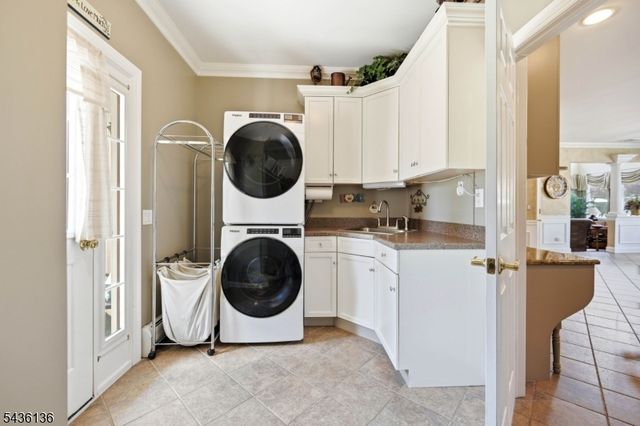 4 Harcourt Ter, Denville Twp., NJ 07834