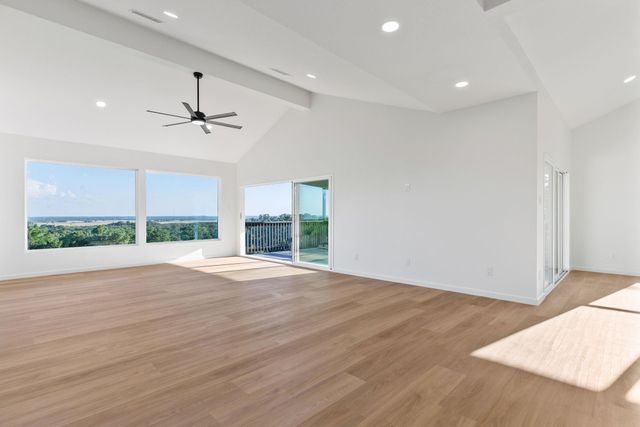 108 Koolua DR, Bastrop, TX 78602