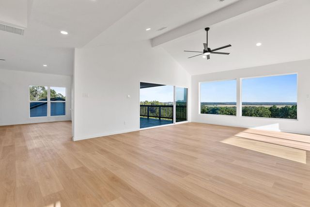 108 Koolua DR, Bastrop, TX 78602