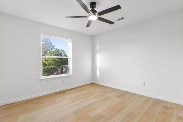 108 Koolua DR, Bastrop, TX 78602