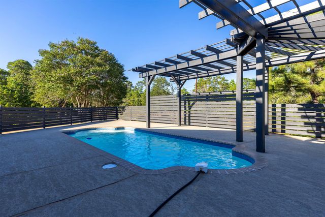 108 Koolua DR, Bastrop, TX 78602