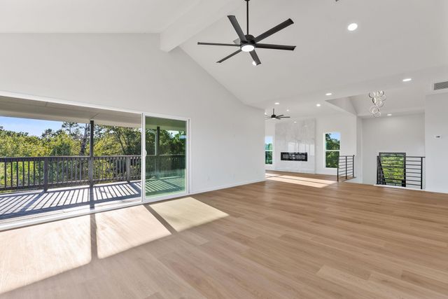108 Koolua DR, Bastrop, TX 78602