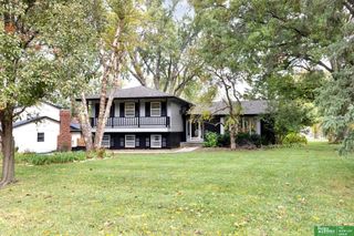 647 S 124th Street, Omaha, NE 68154