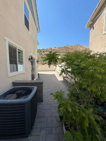 22021 Windham Way, Saugus, CA 91350