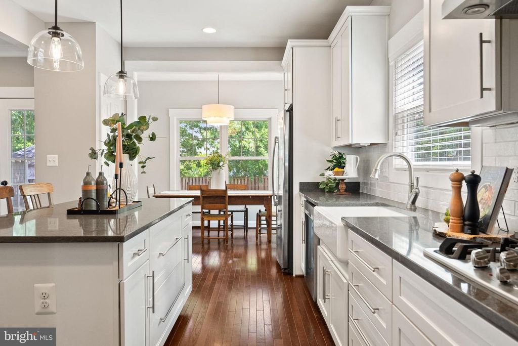 2503 TAYLOR AVE, Alexandria, VA 22302