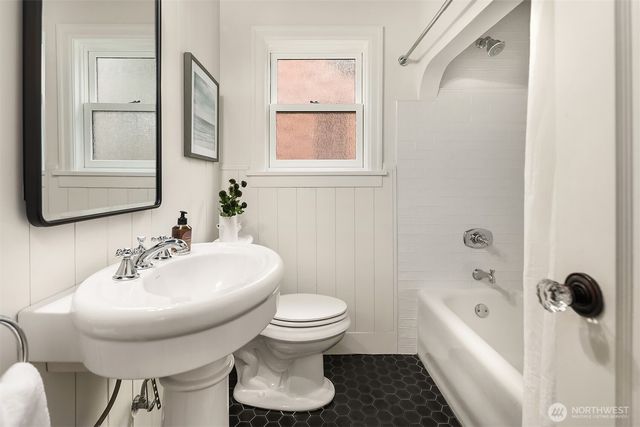 7744 33rd Avenue NW, Seattle, WA 98117