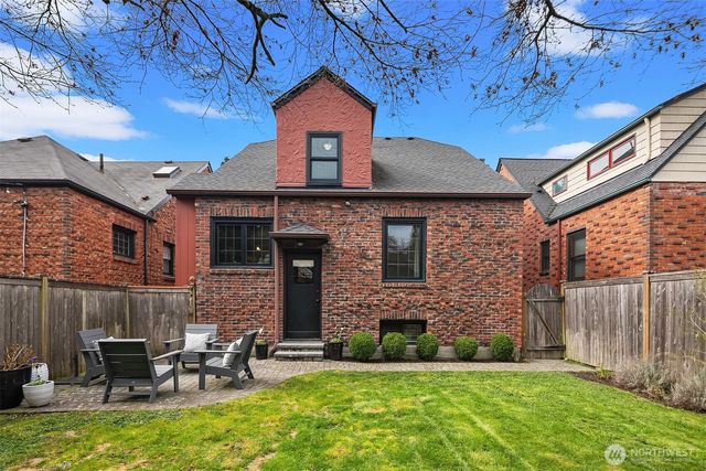 7744 33rd Avenue NW, Seattle, WA 98117