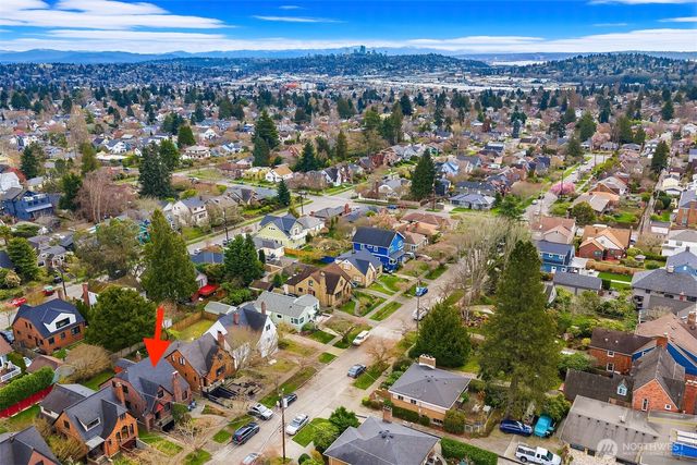 7744 33rd Avenue NW, Seattle, WA 98117