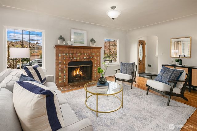 7744 33rd Avenue NW, Seattle, WA 98117